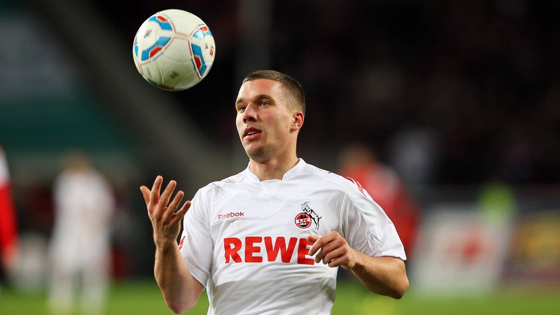 德甲战术多变:策略巧妙,精彩纷呈!,德甲打法