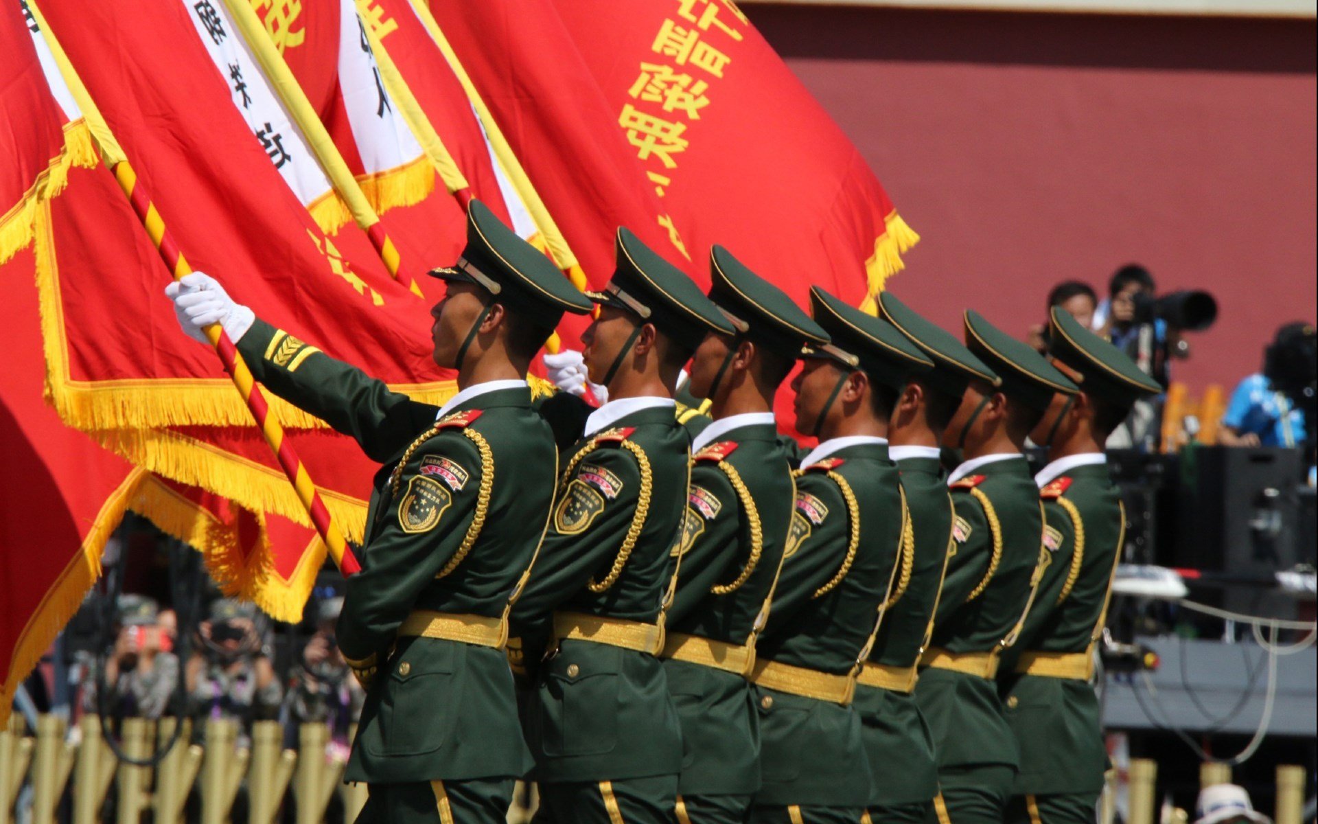 争夺欧冠席位：积分榜上的激烈追逐持续进行，欧冠夺冠规则